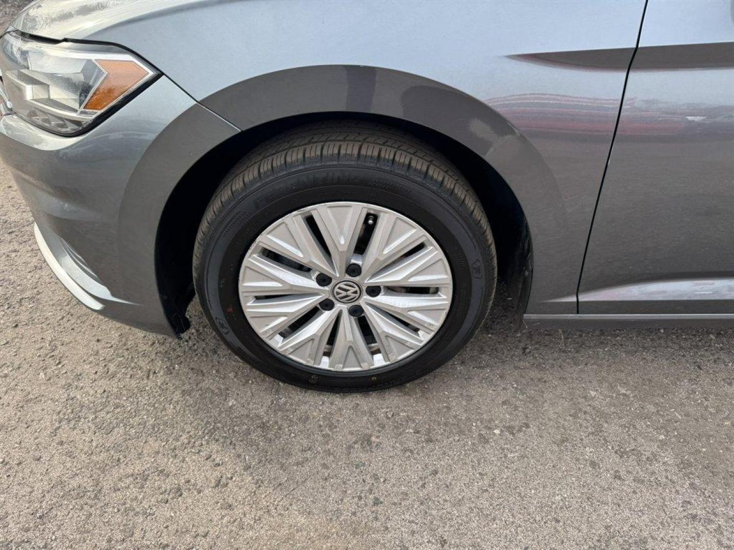 2020 Grey /Grey Volkswagen Jetta (3VWCB7BU2LM) with an 1.4l I-4 DI Dohc T/C 1.4l engine, Automatic transmission, located at 745 East Steele Rd., West Columbia, SC, 29170, (803) 755-9148, 33.927212, -81.148483 - Photo#26