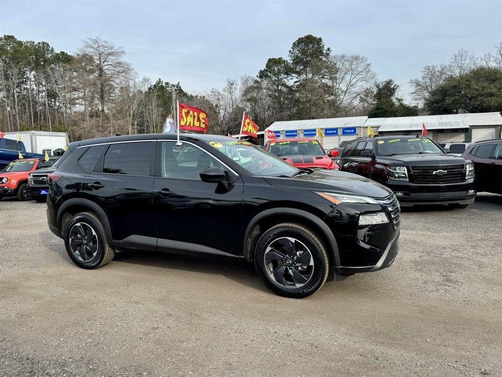 2024 Black /Grey Nissan Rogue (5N1BT3BB0RC) with an 1.5l I-3 DI Dohc T/C 1.5l engine, Automatic transmission, located at 745 East Steele Rd., West Columbia, SC, 29170, (803) 755-9148, 33.927212, -81.148483 - Photo#2