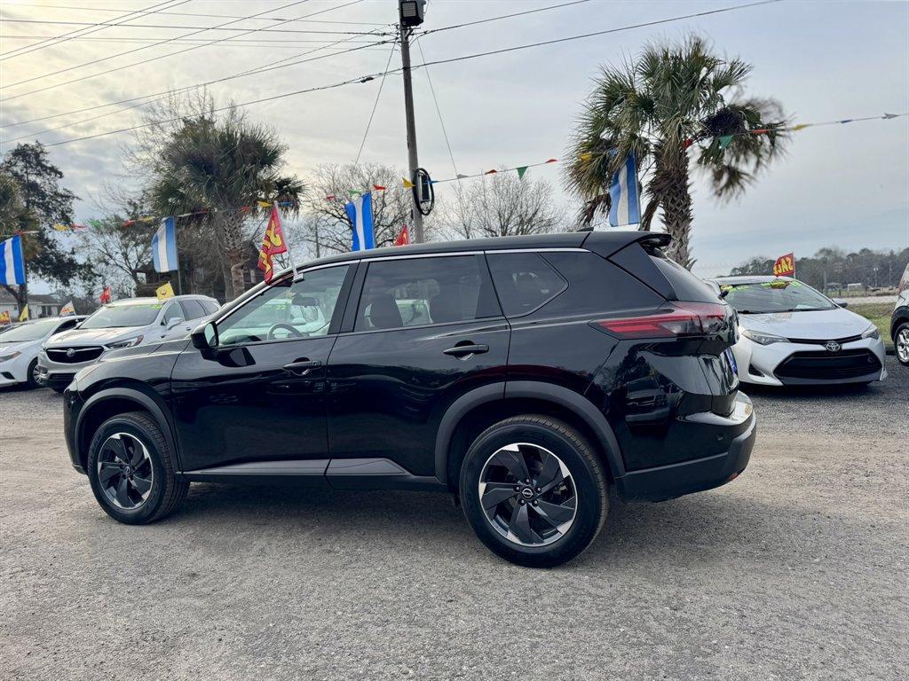 2024 Black /Grey Nissan Rogue (5N1BT3BB0RC) with an 1.5l I-3 DI Dohc T/C 1.5l engine, Automatic transmission, located at 745 East Steele Rd., West Columbia, SC, 29170, (803) 755-9148, 33.927212, -81.148483 - Photo#5
