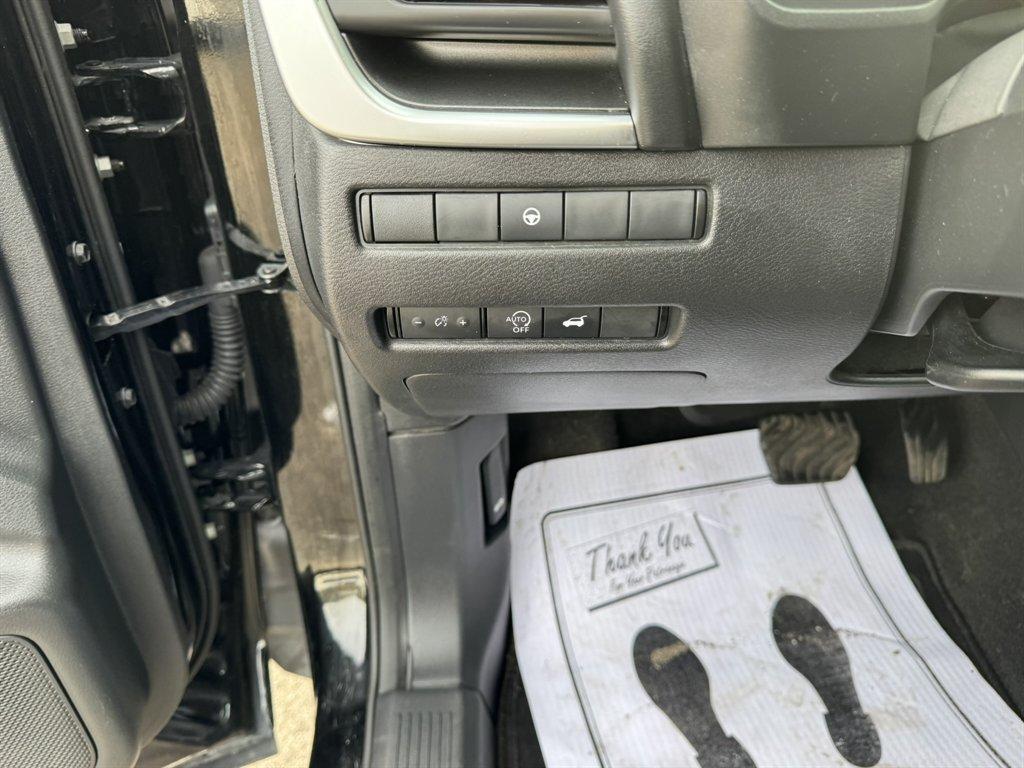 2024 Black /Grey Nissan Rogue (5N1BT3BB0RC) with an 1.5l I-3 DI Dohc T/C 1.5l engine, Automatic transmission, located at 745 East Steele Rd., West Columbia, SC, 29170, (803) 755-9148, 33.927212, -81.148483 - Photo#15