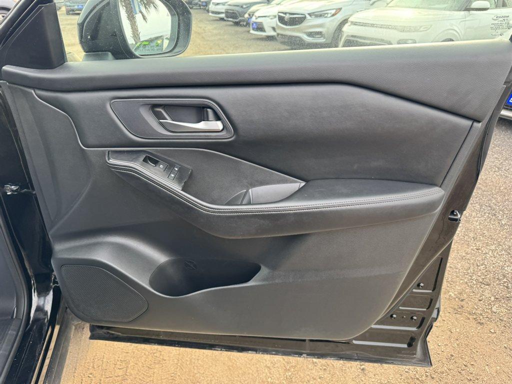 2024 Black /Grey Nissan Rogue (5N1BT3BB0RC) with an 1.5l I-3 DI Dohc T/C 1.5l engine, Automatic transmission, located at 745 East Steele Rd., West Columbia, SC, 29170, (803) 755-9148, 33.927212, -81.148483 - Photo#24