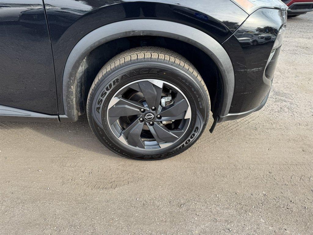 2024 Black /Grey Nissan Rogue (5N1BT3BB0RC) with an 1.5l I-3 DI Dohc T/C 1.5l engine, Automatic transmission, located at 745 East Steele Rd., West Columbia, SC, 29170, (803) 755-9148, 33.927212, -81.148483 - Photo#28