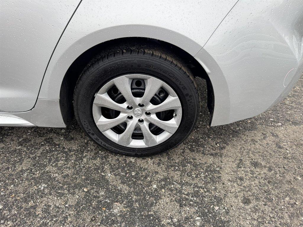 2022 Silver /Black Toyota Corolla (5YFEPMAE6NP) with an 1.8l I-4 MPI Dohc 1.8l engine, Automatic transmission, located at 745 East Steele Rd., West Columbia, SC, 29170, (803) 755-9148, 33.927212, -81.148483 - Photo#28