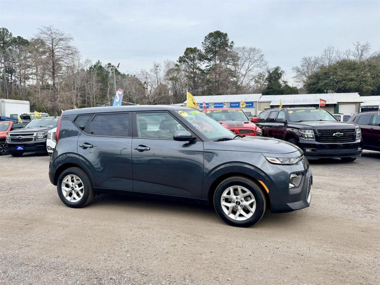 2022 Grey /Grey Kia Soul (KNDJ23AU0N7) with an 2.0l I-4 DI Dohc 2.0l engine, Automatic transmission, located at 745 East Steele Rd., West Columbia, SC, 29170, (803) 755-9148, 33.927212, -81.148483 - Photo#2