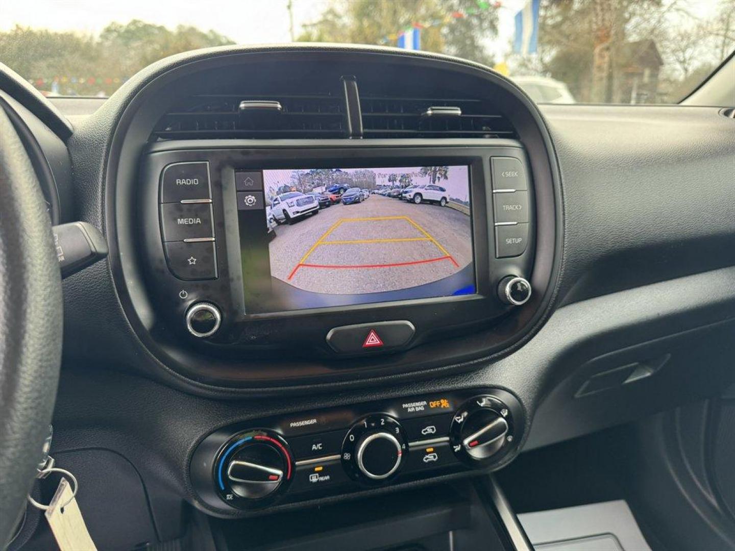 2022 Grey /Grey Kia Soul (KNDJ23AU0N7) with an 2.0l I-4 DI Dohc 2.0l engine, Automatic transmission, located at 745 East Steele Rd., West Columbia, SC, 29170, (803) 755-9148, 33.927212, -81.148483 - Photo#13