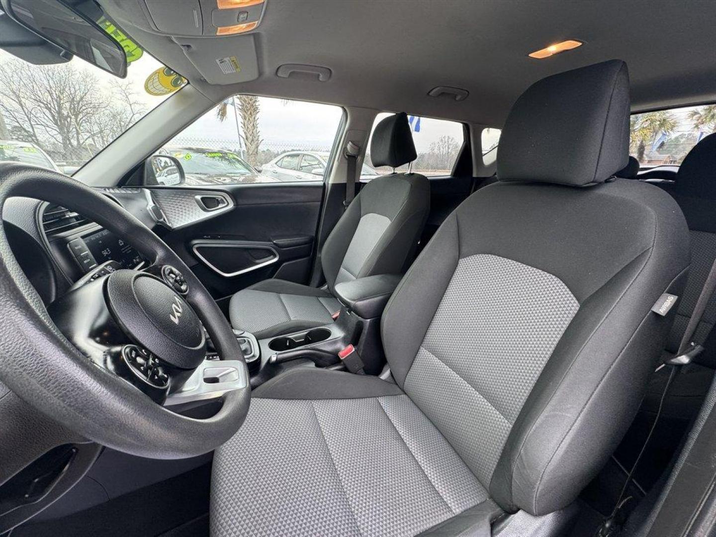 2022 Grey /Grey Kia Soul (KNDJ23AU0N7) with an 2.0l I-4 DI Dohc 2.0l engine, Automatic transmission, located at 745 East Steele Rd., West Columbia, SC, 29170, (803) 755-9148, 33.927212, -81.148483 - Photo#17