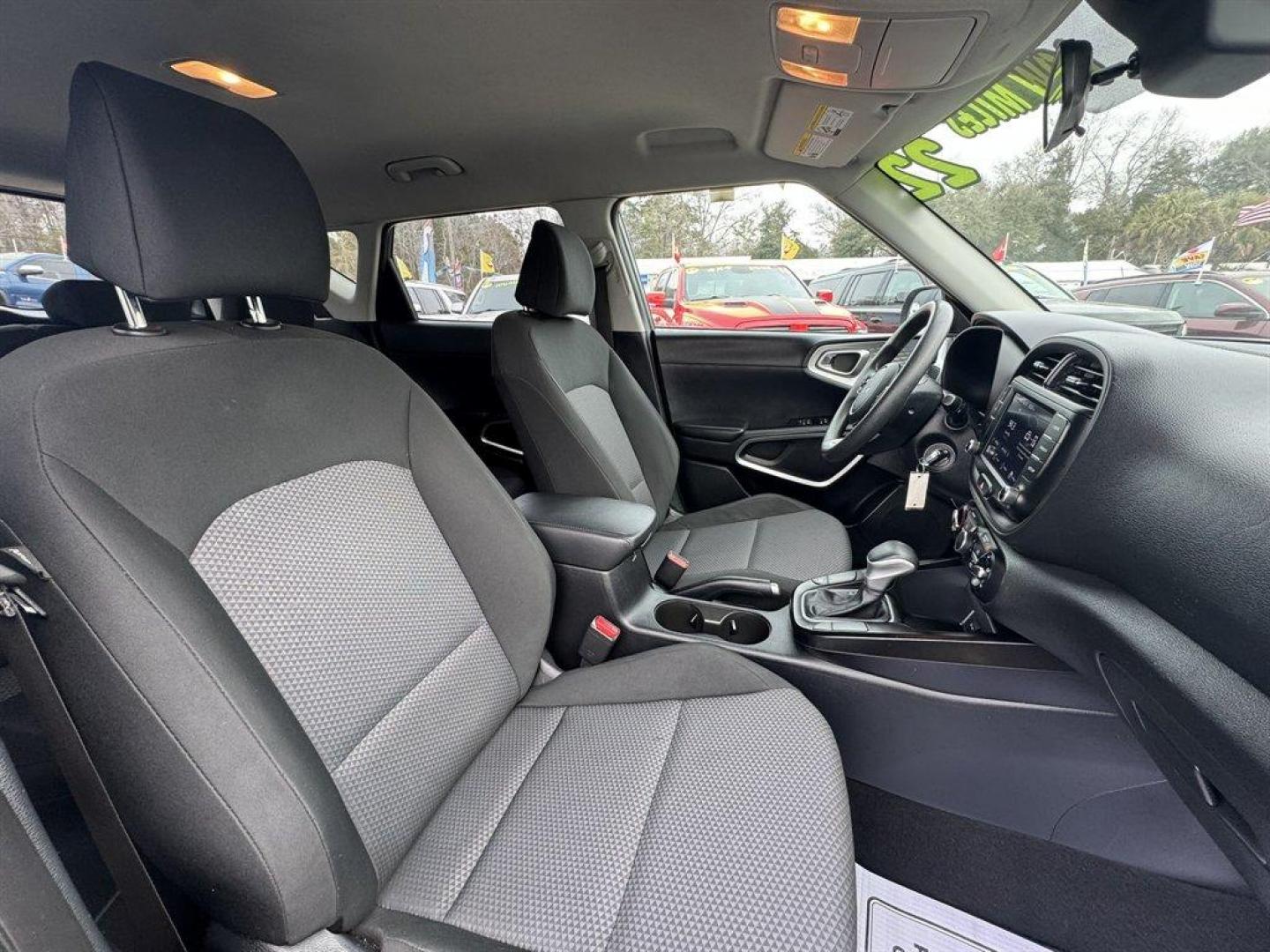 2022 Grey /Grey Kia Soul (KNDJ23AU0N7) with an 2.0l I-4 DI Dohc 2.0l engine, Automatic transmission, located at 745 East Steele Rd., West Columbia, SC, 29170, (803) 755-9148, 33.927212, -81.148483 - Photo#23