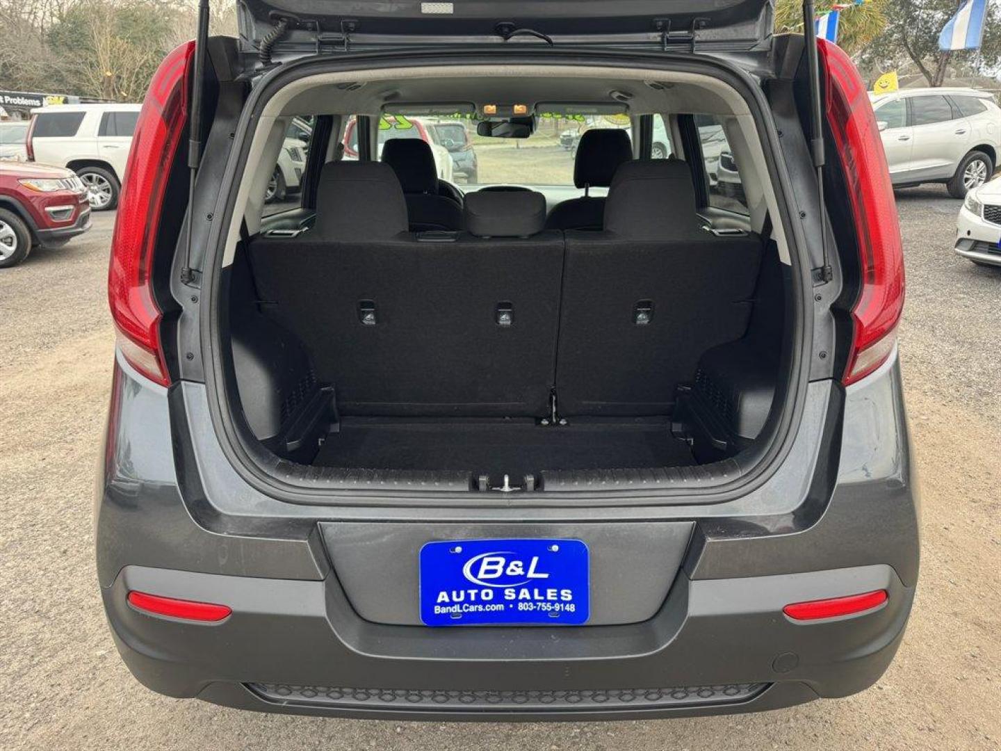 2022 Grey /Grey Kia Soul (KNDJ23AU0N7) with an 2.0l I-4 DI Dohc 2.0l engine, Automatic transmission, located at 745 East Steele Rd., West Columbia, SC, 29170, (803) 755-9148, 33.927212, -81.148483 - Photo#24