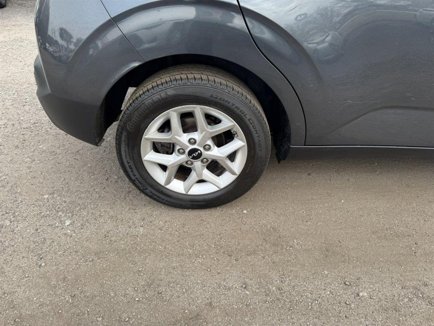 2022 Grey /Grey Kia Soul (KNDJ23AU0N7) with an 2.0l I-4 DI Dohc 2.0l engine, Automatic transmission, located at 745 East Steele Rd., West Columbia, SC, 29170, (803) 755-9148, 33.927212, -81.148483 - Photo#26