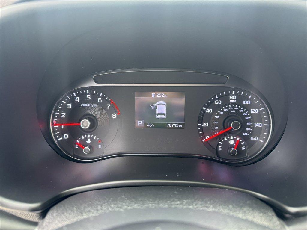 2022 White /Grey Kia Soul (KNDJ23AU2N7) with an 2.0l I-4 DI Dohc 2.0l engine, Automatic transmission, located at 745 East Steele Rd., West Columbia, SC, 29170, (803) 755-9148, 33.927212, -81.148483 - Photo#10