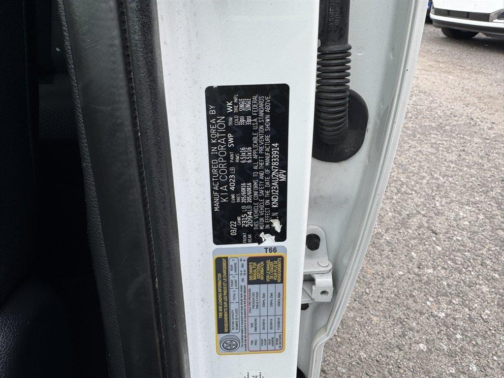 2022 White /Grey Kia Soul (KNDJ23AU2N7) with an 2.0l I-4 DI Dohc 2.0l engine, Automatic transmission, located at 745 East Steele Rd., West Columbia, SC, 29170, (803) 755-9148, 33.927212, -81.148483 - Photo#29