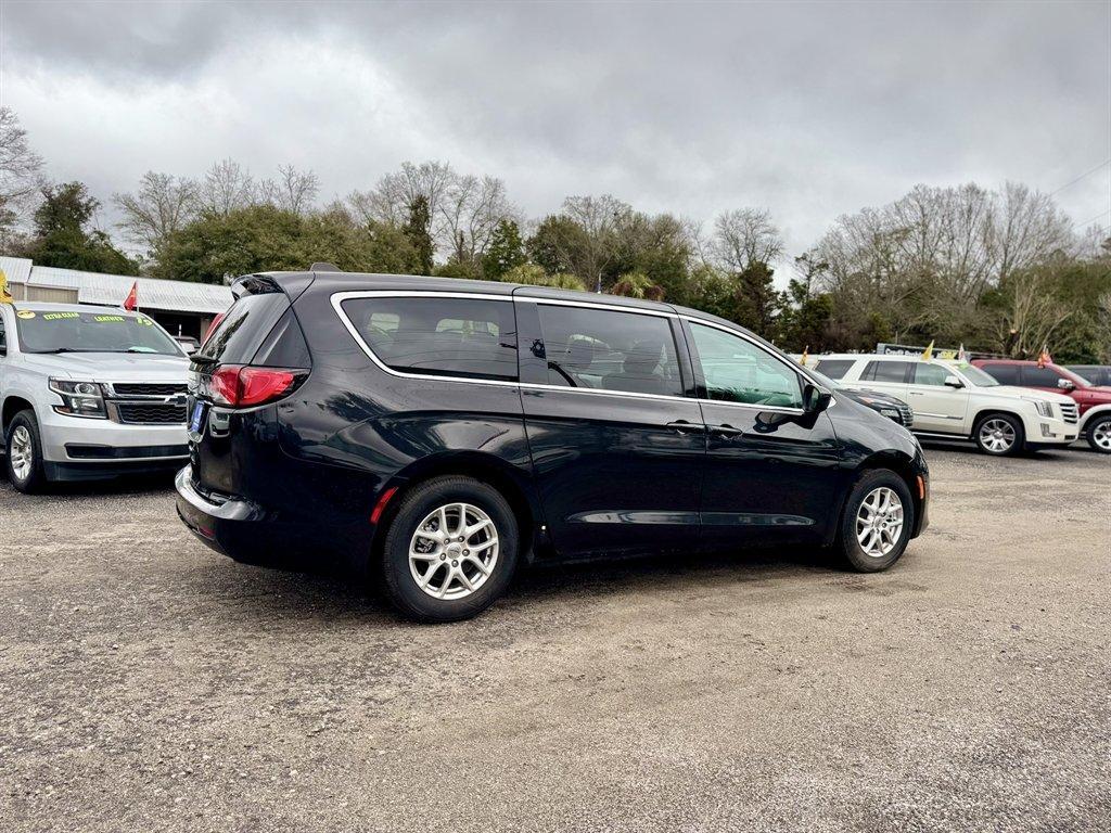 2023 Black /Grey Chrysler Voyager (2C4RC1CGXPR) with an 3.6l V6 Smpi Dohc VVT 3.6 engine, Automatic transmission, located at 745 East Steele Rd., West Columbia, SC, 29170, (803) 755-9148, 33.927212, -81.148483 - Photo#3