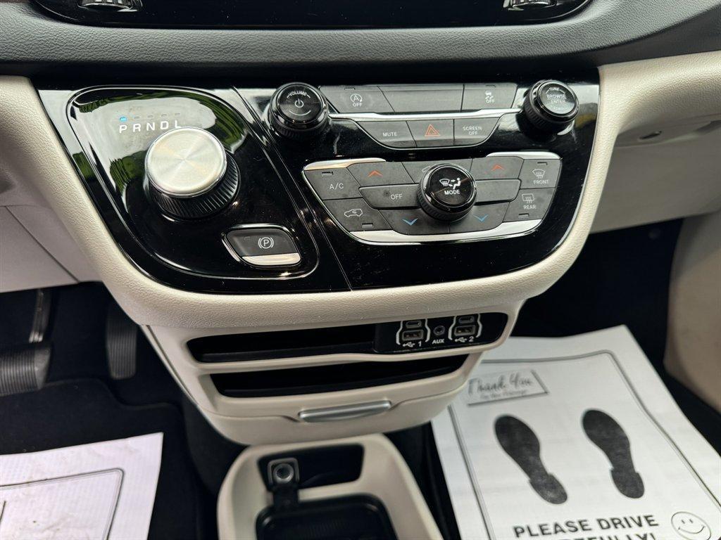 2023 Black /Grey Chrysler Voyager (2C4RC1CGXPR) with an 3.6l V6 Smpi Dohc VVT 3.6 engine, Automatic transmission, located at 745 East Steele Rd., West Columbia, SC, 29170, (803) 755-9148, 33.927212, -81.148483 - Photo#14