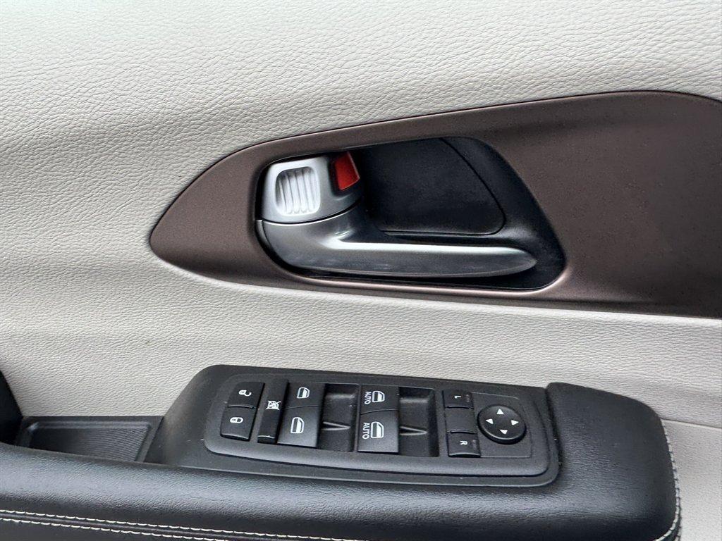 2023 Black /Grey Chrysler Voyager (2C4RC1CGXPR) with an 3.6l V6 Smpi Dohc VVT 3.6 engine, Automatic transmission, located at 745 East Steele Rd., West Columbia, SC, 29170, (803) 755-9148, 33.927212, -81.148483 - Photo#18