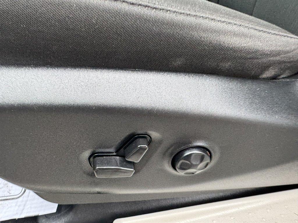 2023 Black /Grey Chrysler Voyager (2C4RC1CGXPR) with an 3.6l V6 Smpi Dohc VVT 3.6 engine, Automatic transmission, located at 745 East Steele Rd., West Columbia, SC, 29170, (803) 755-9148, 33.927212, -81.148483 - Photo#20