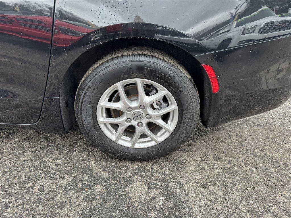 2023 Black /Grey Chrysler Voyager (2C4RC1CGXPR) with an 3.6l V6 Smpi Dohc VVT 3.6 engine, Automatic transmission, located at 745 East Steele Rd., West Columbia, SC, 29170, (803) 755-9148, 33.927212, -81.148483 - Photo#30