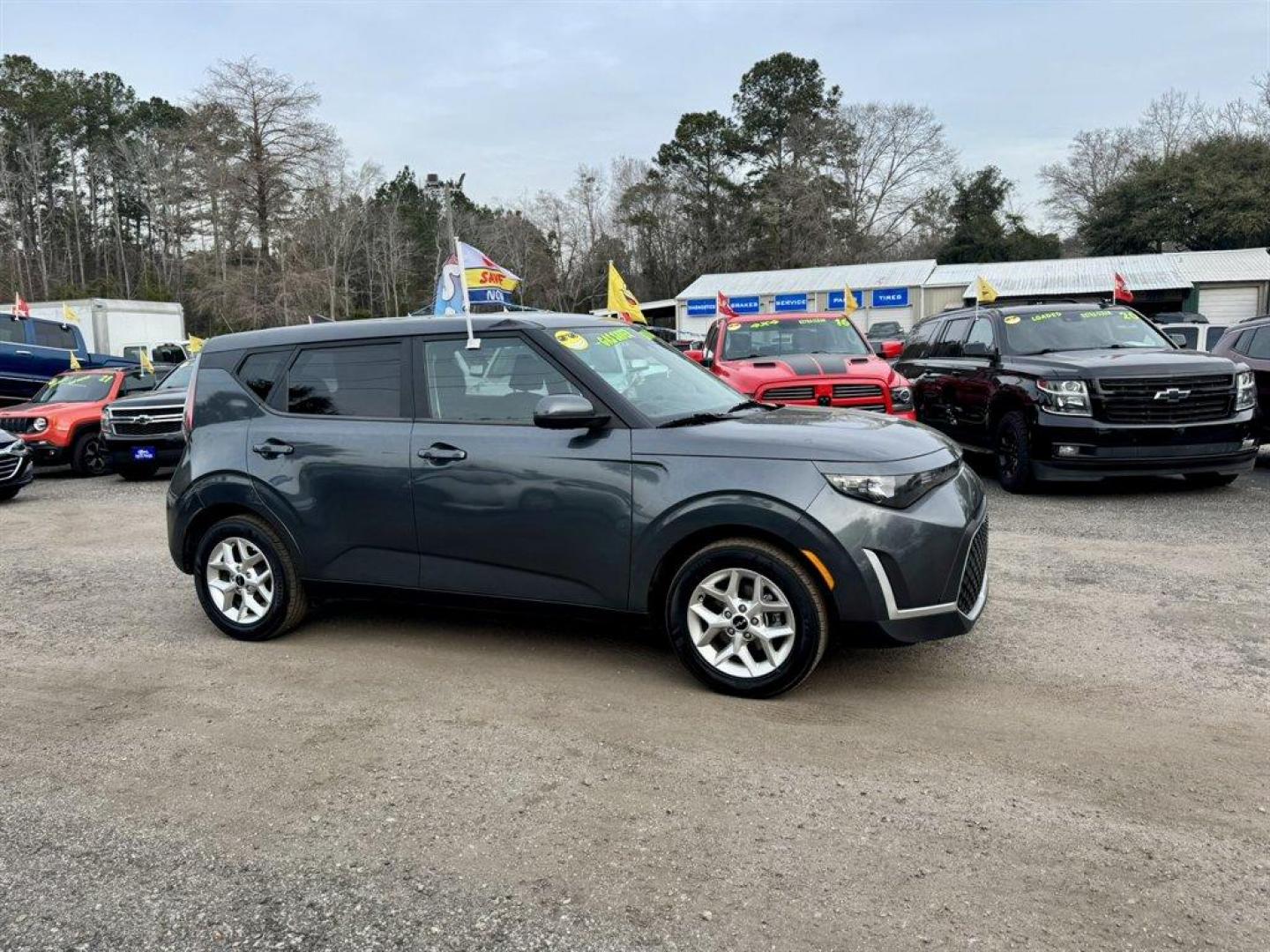 2023 Grey /Grey Kia Soul (KNDJ23AUXP7) with an 2.0l I-4 DI Dohc 2.0l engine, Automatic transmission, located at 745 East Steele Rd., West Columbia, SC, 29170, (803) 755-9148, 33.927212, -81.148483 - Photo#2