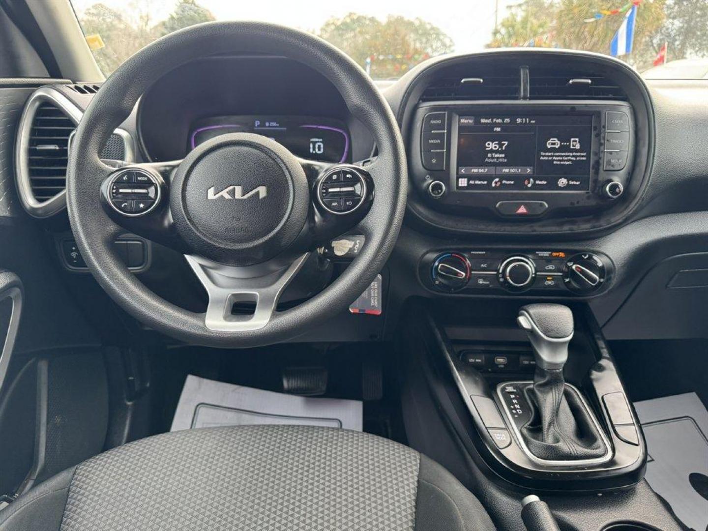 2023 Grey /Grey Kia Soul (KNDJ23AUXP7) with an 2.0l I-4 DI Dohc 2.0l engine, Automatic transmission, located at 745 East Steele Rd., West Columbia, SC, 29170, (803) 755-9148, 33.927212, -81.148483 - Photo#6