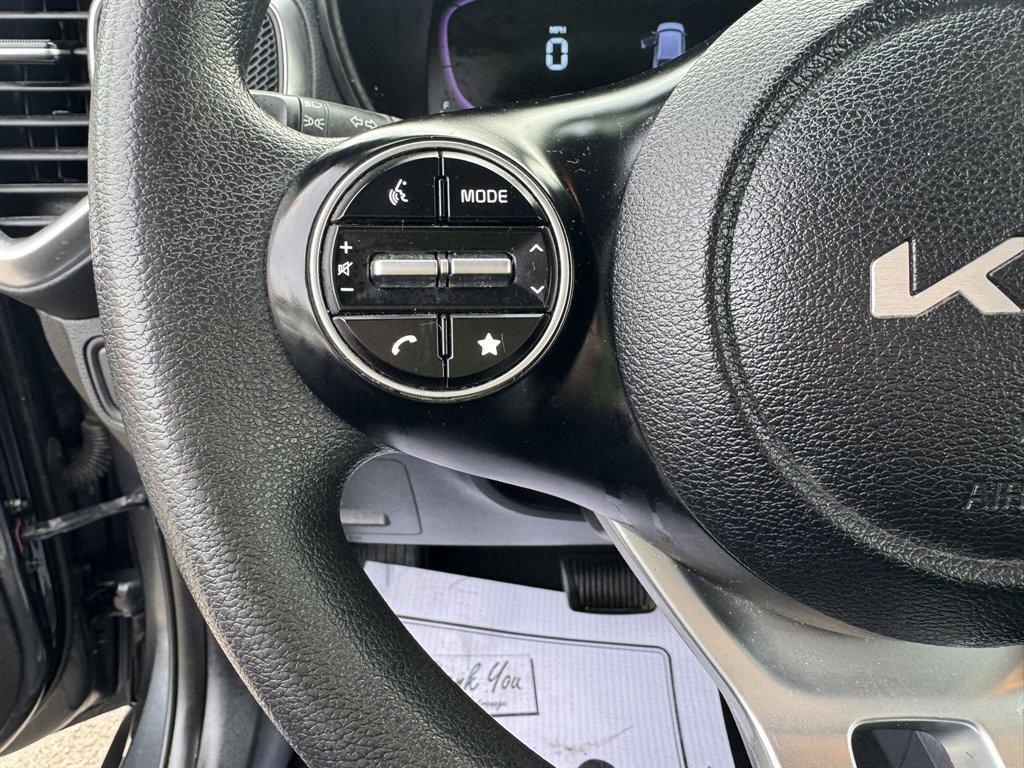 2023 Grey /Grey Kia Soul (KNDJ23AUXP7) with an 2.0l I-4 DI Dohc 2.0l engine, Automatic transmission, located at 745 East Steele Rd., West Columbia, SC, 29170, (803) 755-9148, 33.927212, -81.148483 - Photo#8