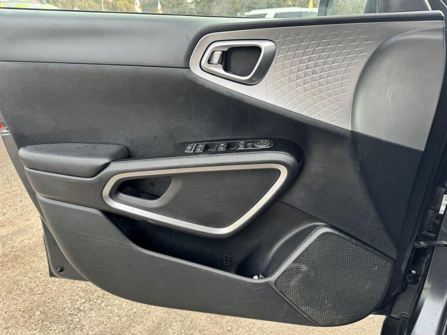 2023 Grey /Grey Kia Soul (KNDJ23AUXP7) with an 2.0l I-4 DI Dohc 2.0l engine, Automatic transmission, located at 745 East Steele Rd., West Columbia, SC, 29170, (803) 755-9148, 33.927212, -81.148483 - Photo#15