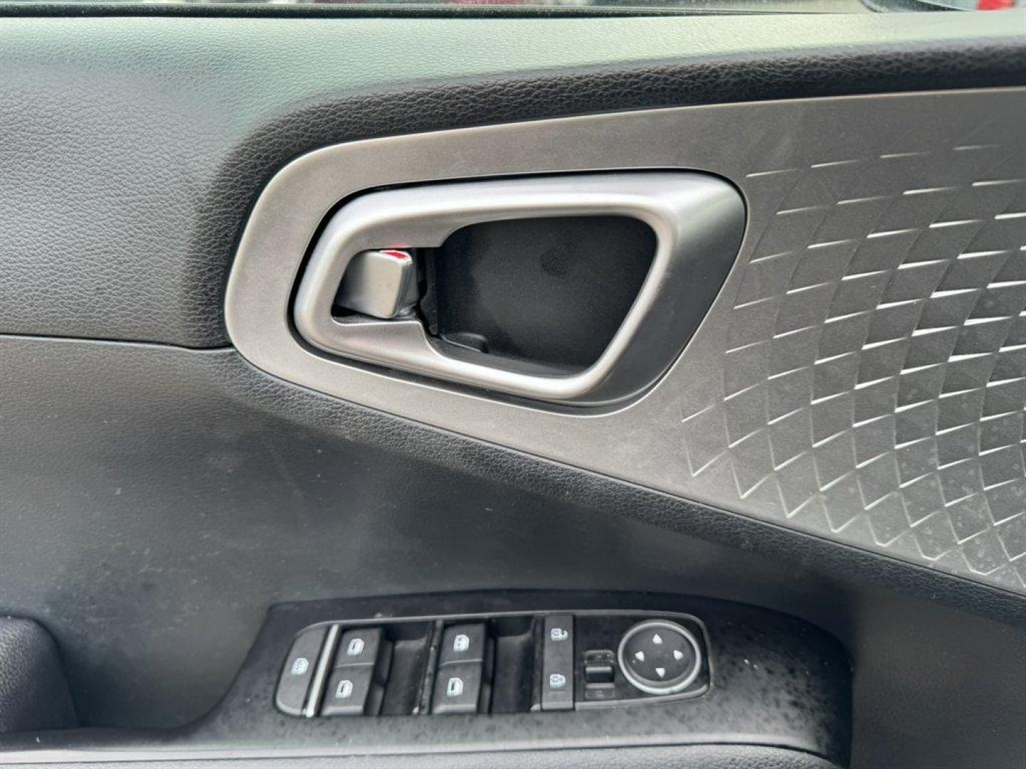 2023 Grey /Grey Kia Soul (KNDJ23AUXP7) with an 2.0l I-4 DI Dohc 2.0l engine, Automatic transmission, located at 745 East Steele Rd., West Columbia, SC, 29170, (803) 755-9148, 33.927212, -81.148483 - Photo#16