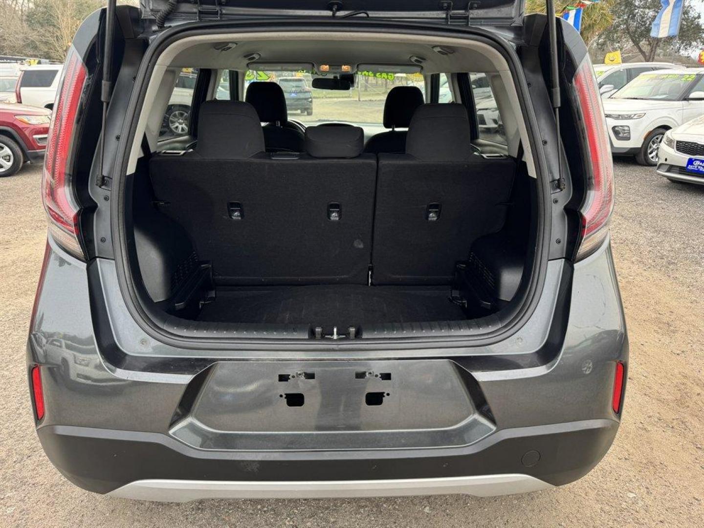 2023 Grey /Grey Kia Soul (KNDJ23AUXP7) with an 2.0l I-4 DI Dohc 2.0l engine, Automatic transmission, located at 745 East Steele Rd., West Columbia, SC, 29170, (803) 755-9148, 33.927212, -81.148483 - Photo#24