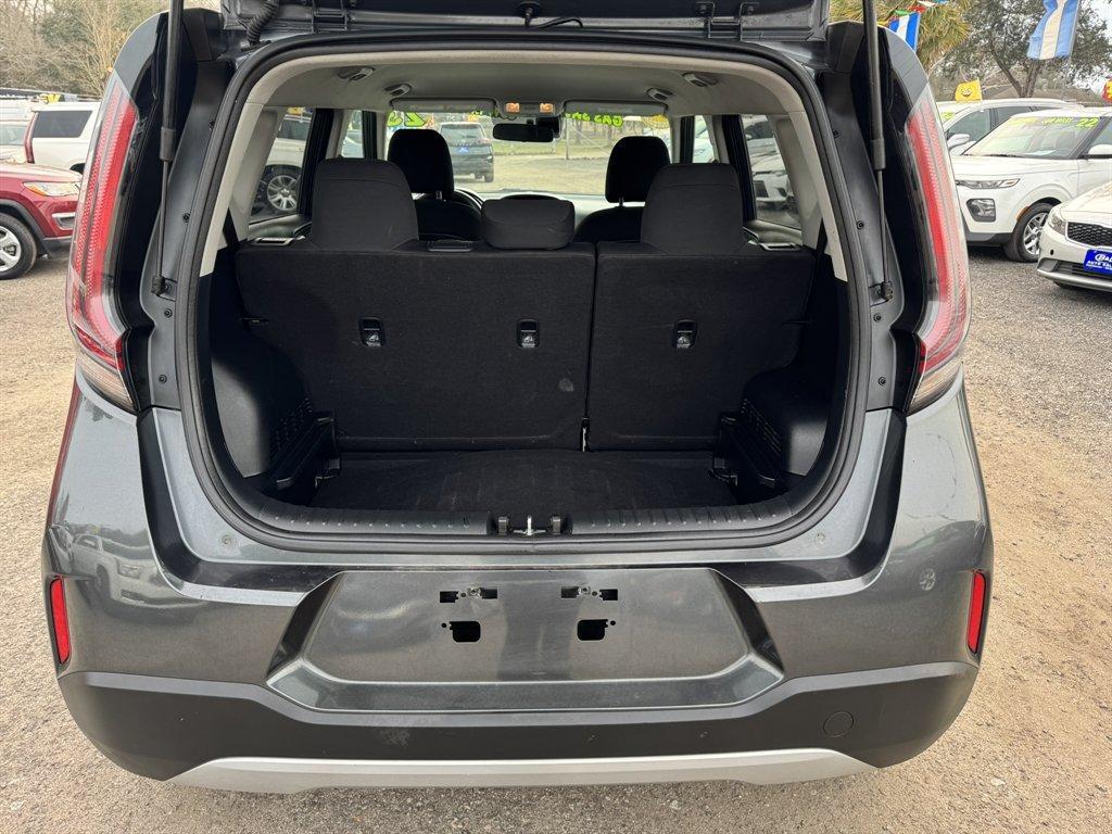 2023 Grey /Grey Kia Soul (KNDJ23AUXP7) with an 2.0l I-4 DI Dohc 2.0l engine, Automatic transmission, located at 745 East Steele Rd., West Columbia, SC, 29170, (803) 755-9148, 33.927212, -81.148483 - Photo#24