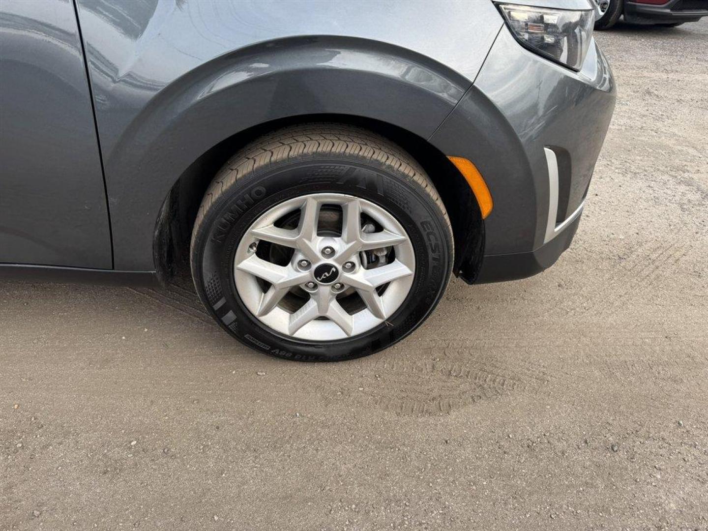 2023 Grey /Grey Kia Soul (KNDJ23AUXP7) with an 2.0l I-4 DI Dohc 2.0l engine, Automatic transmission, located at 745 East Steele Rd., West Columbia, SC, 29170, (803) 755-9148, 33.927212, -81.148483 - Photo#25