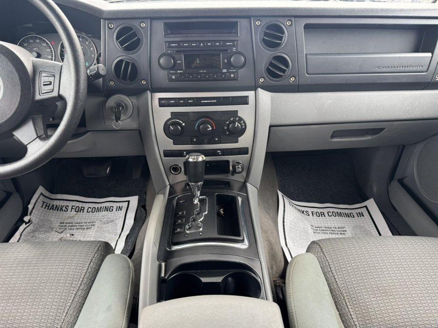 2006 Silver /Grey Jeep Commander (1J8HG48K96C) with an 3.7l V6 MPI 3.7l engine, Auto transmission, located at 745 East Steele Rd., West Columbia, SC, 29170, (803) 755-9148, 33.927212, -81.148483 - Photo#11