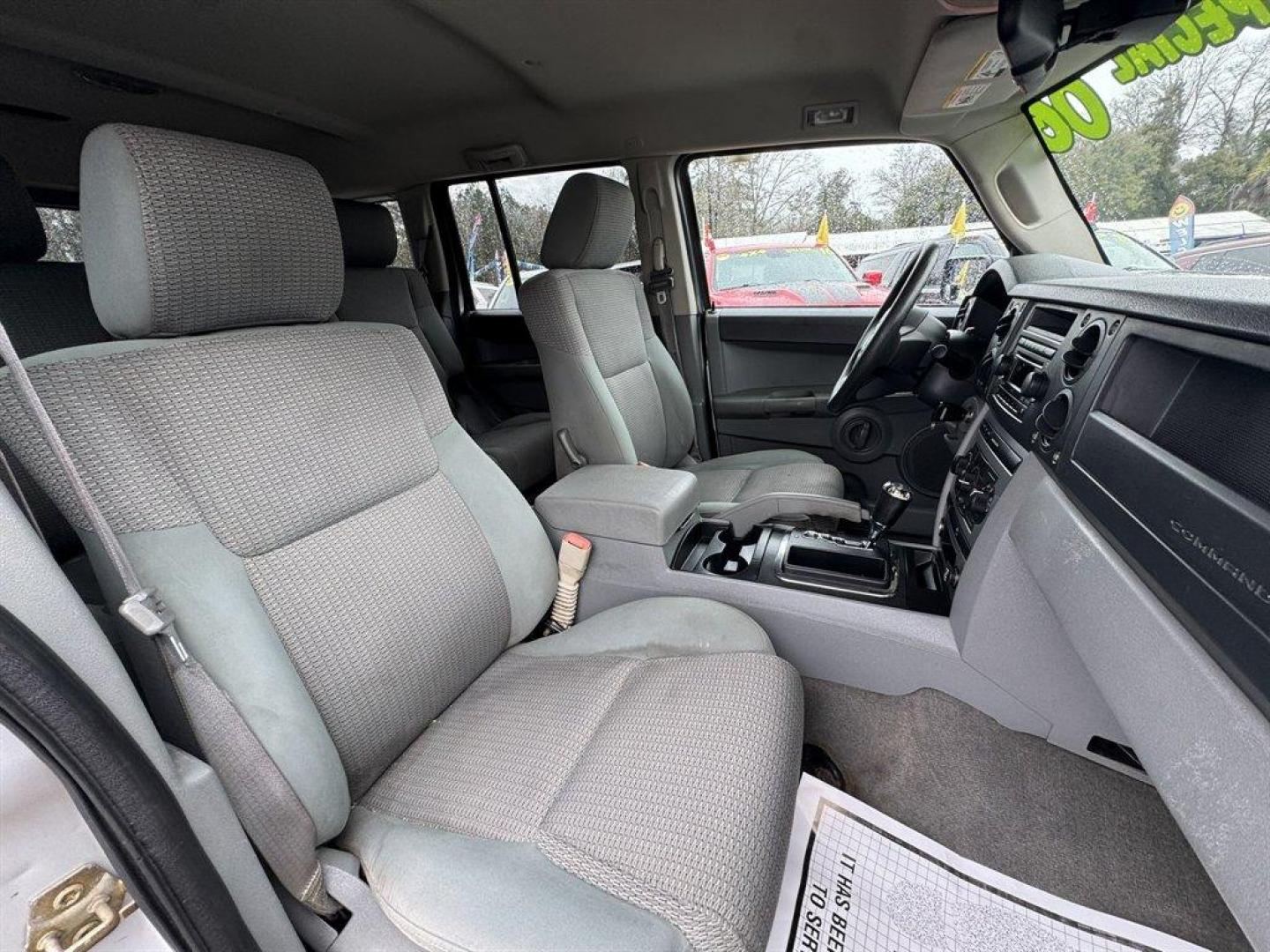 2006 Silver /Grey Jeep Commander (1J8HG48K96C) with an 3.7l V6 MPI 3.7l engine, Auto transmission, located at 745 East Steele Rd., West Columbia, SC, 29170, (803) 755-9148, 33.927212, -81.148483 - Photo#23