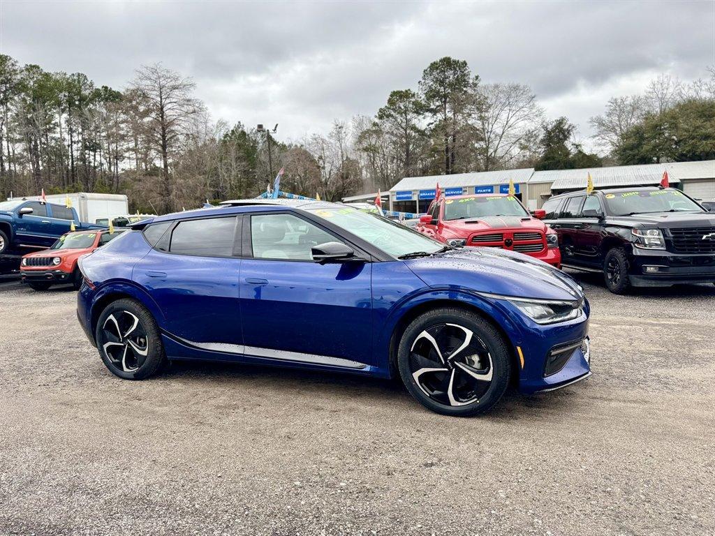2022 Blue /Black Kia EV6 (KNDC4DLCXN5) with an 77.4 KWH Elect 77.4 KWH engine, Automatic transmission, located at 745 East Steele Rd., West Columbia, SC, 29170, (803) 755-9148, 33.927212, -81.148483 - Photo#2