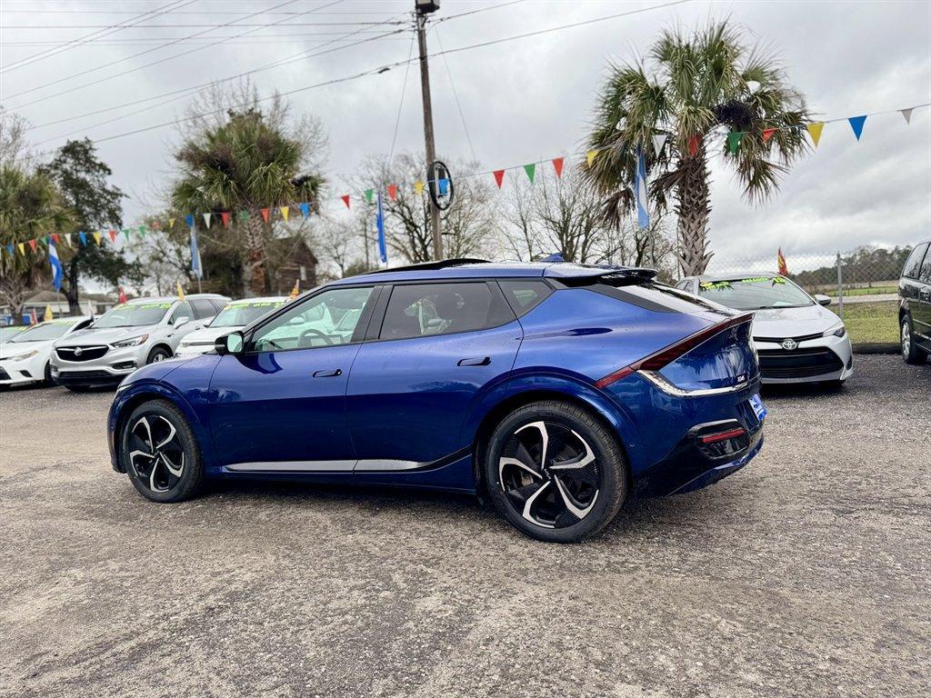 2022 Blue /Black Kia EV6 (KNDC4DLCXN5) with an 77.4 KWH Elect 77.4 KWH engine, Automatic transmission, located at 745 East Steele Rd., West Columbia, SC, 29170, (803) 755-9148, 33.927212, -81.148483 - Photo#5