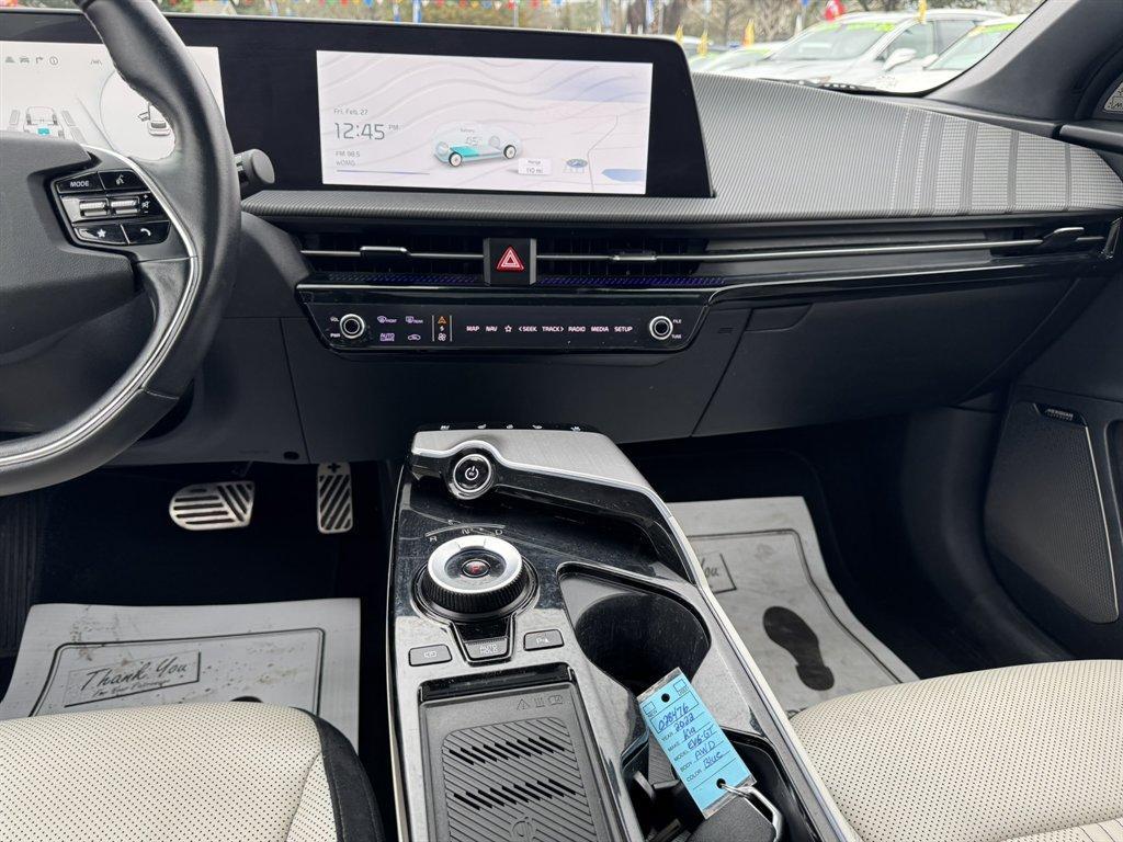 2022 Blue /Black Kia EV6 (KNDC4DLCXN5) with an 77.4 KWH Elect 77.4 KWH engine, Automatic transmission, located at 745 East Steele Rd., West Columbia, SC, 29170, (803) 755-9148, 33.927212, -81.148483 - Photo#10