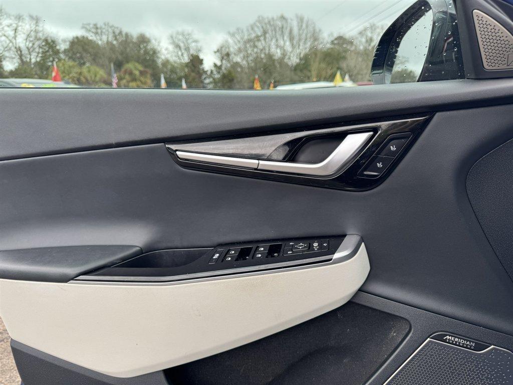 2022 Blue /Black Kia EV6 (KNDC4DLCXN5) with an 77.4 KWH Elect 77.4 KWH engine, Automatic transmission, located at 745 East Steele Rd., West Columbia, SC, 29170, (803) 755-9148, 33.927212, -81.148483 - Photo#21