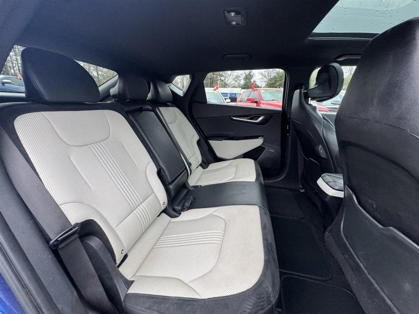 2022 Blue /Black Kia EV6 (KNDC4DLCXN5) with an 77.4 KWH Elect 77.4 KWH engine, Automatic transmission, located at 745 East Steele Rd., West Columbia, SC, 29170, (803) 755-9148, 33.927212, -81.148483 - Photo#28