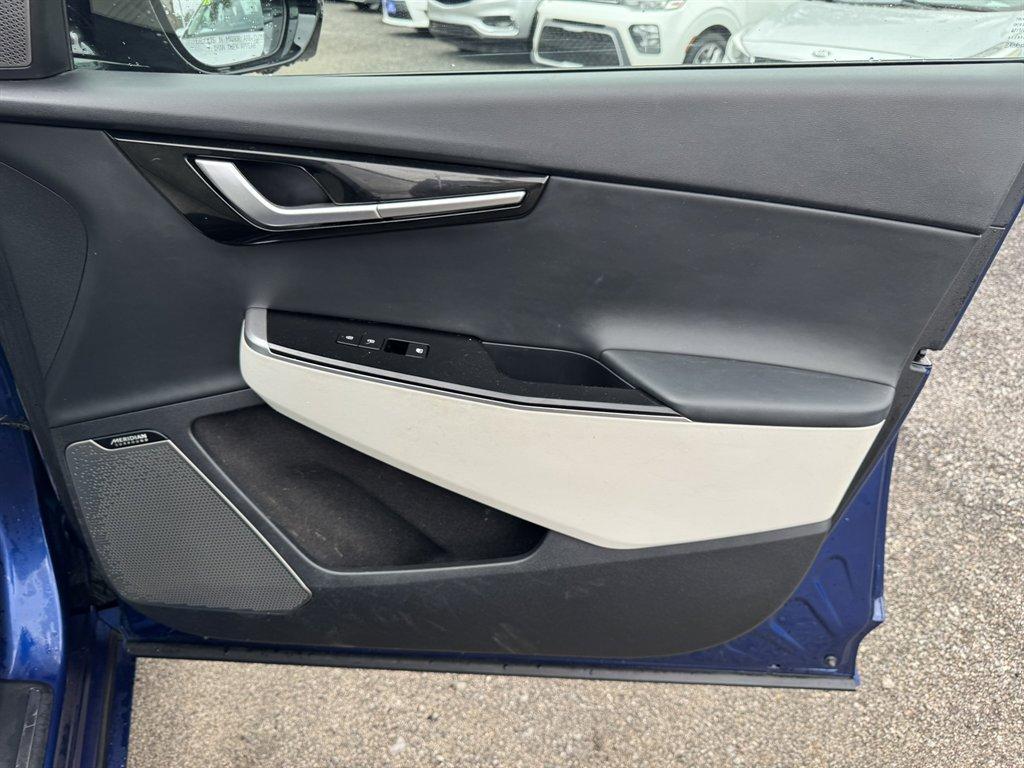 2022 Blue /Black Kia EV6 (KNDC4DLCXN5) with an 77.4 KWH Elect 77.4 KWH engine, Automatic transmission, located at 745 East Steele Rd., West Columbia, SC, 29170, (803) 755-9148, 33.927212, -81.148483 - Photo#29