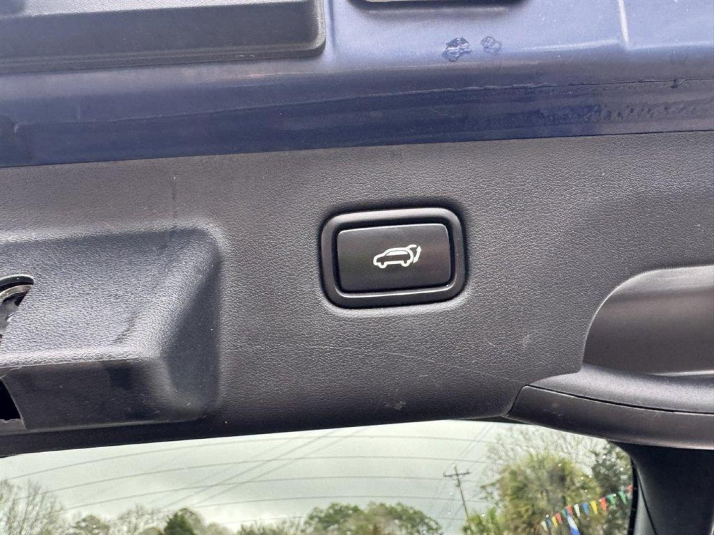 2022 Blue /Black Kia EV6 (KNDC4DLCXN5) with an 77.4 KWH Elect 77.4 KWH engine, Automatic transmission, located at 745 East Steele Rd., West Columbia, SC, 29170, (803) 755-9148, 33.927212, -81.148483 - Photo#33