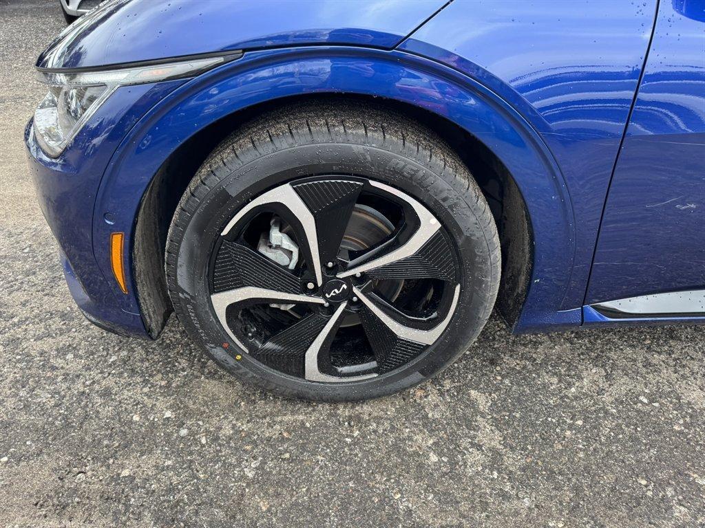 2022 Blue /Black Kia EV6 (KNDC4DLCXN5) with an 77.4 KWH Elect 77.4 KWH engine, Automatic transmission, located at 745 East Steele Rd., West Columbia, SC, 29170, (803) 755-9148, 33.927212, -81.148483 - Photo#37