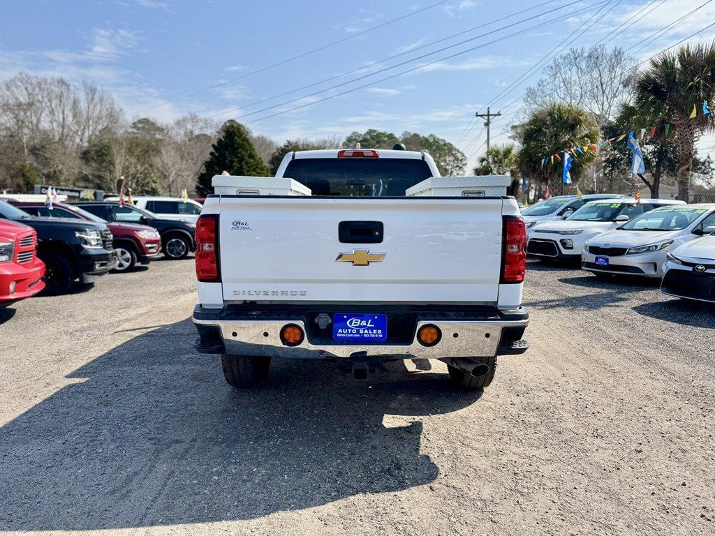 2016 White /Grey Chevrolet Silverado 2500 (1GC2KUEG7GZ) with an 6.0l V8 SFI OHV VVT Flex engine, Automatic transmission, located at 745 East Steele Rd., West Columbia, SC, 29170, (803) 755-9148, 33.927212, -81.148483 - Photo#4
