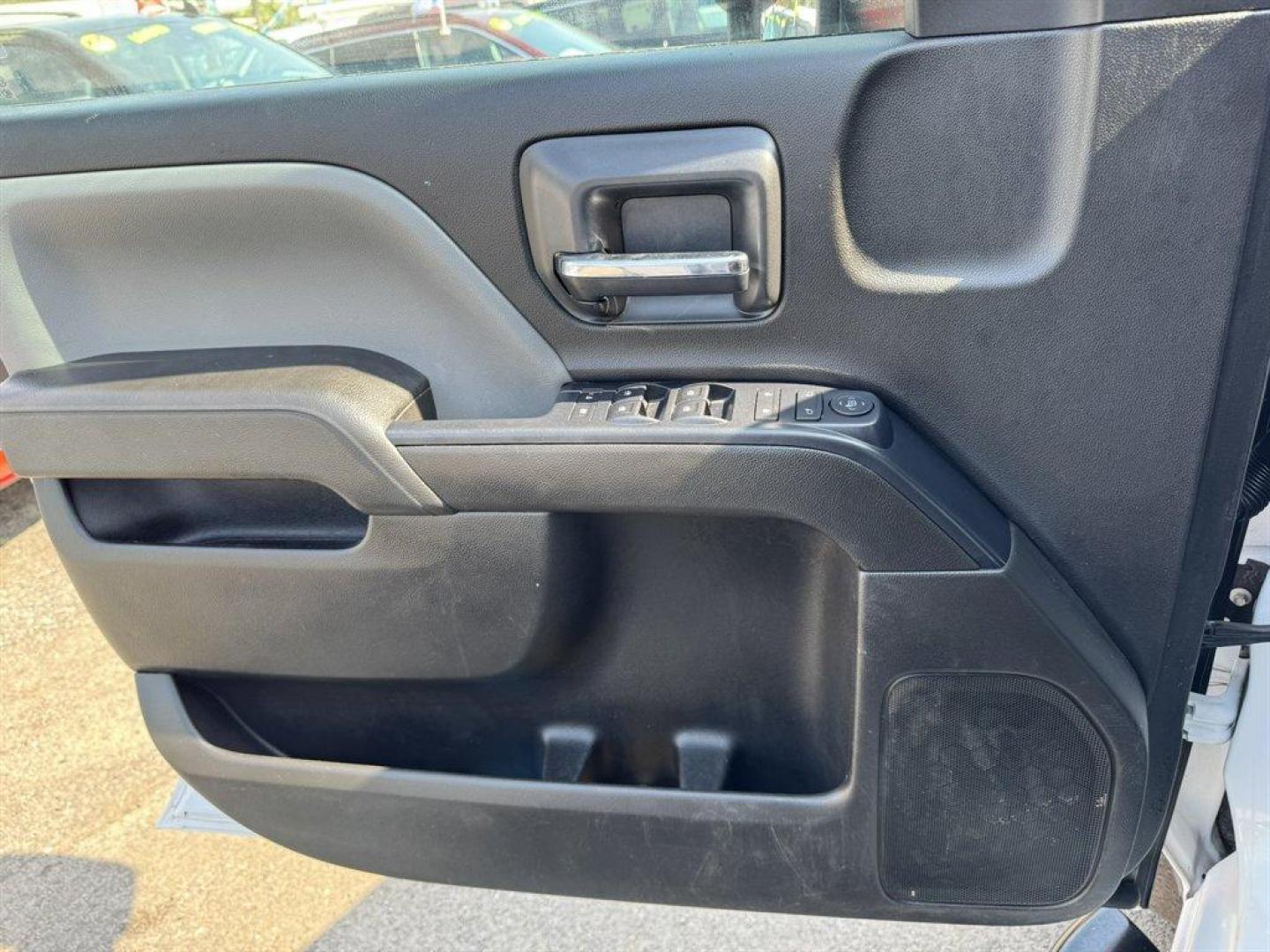 2016 White /Grey Chevrolet Silverado 2500 (1GC2KUEG7GZ) with an 6.0l V8 SFI OHV VVT Flex engine, Automatic transmission, located at 745 East Steele Rd., West Columbia, SC, 29170, (803) 755-9148, 33.927212, -81.148483 - Photo#13