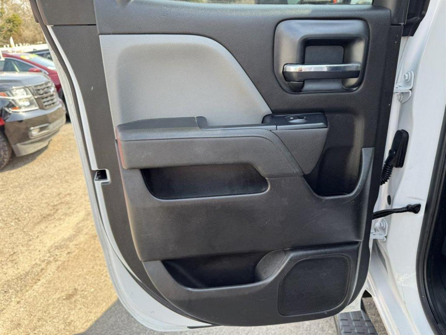 2016 White /Grey Chevrolet Silverado 2500 (1GC2KUEG7GZ) with an 6.0l V8 SFI OHV VVT Flex engine, Automatic transmission, located at 745 East Steele Rd., West Columbia, SC, 29170, (803) 755-9148, 33.927212, -81.148483 - Photo#16