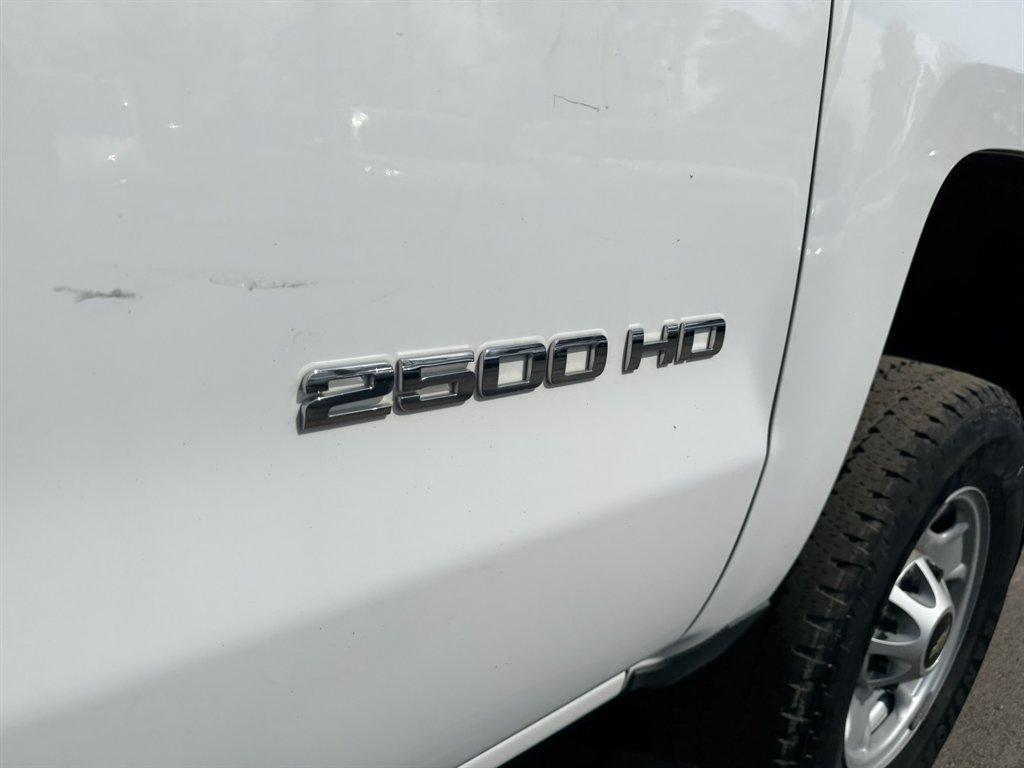 2016 White /Grey Chevrolet Silverado 2500 (1GC2KUEG7GZ) with an 6.0l V8 SFI OHV VVT Flex engine, Automatic transmission, located at 745 East Steele Rd., West Columbia, SC, 29170, (803) 755-9148, 33.927212, -81.148483 - Photo#24