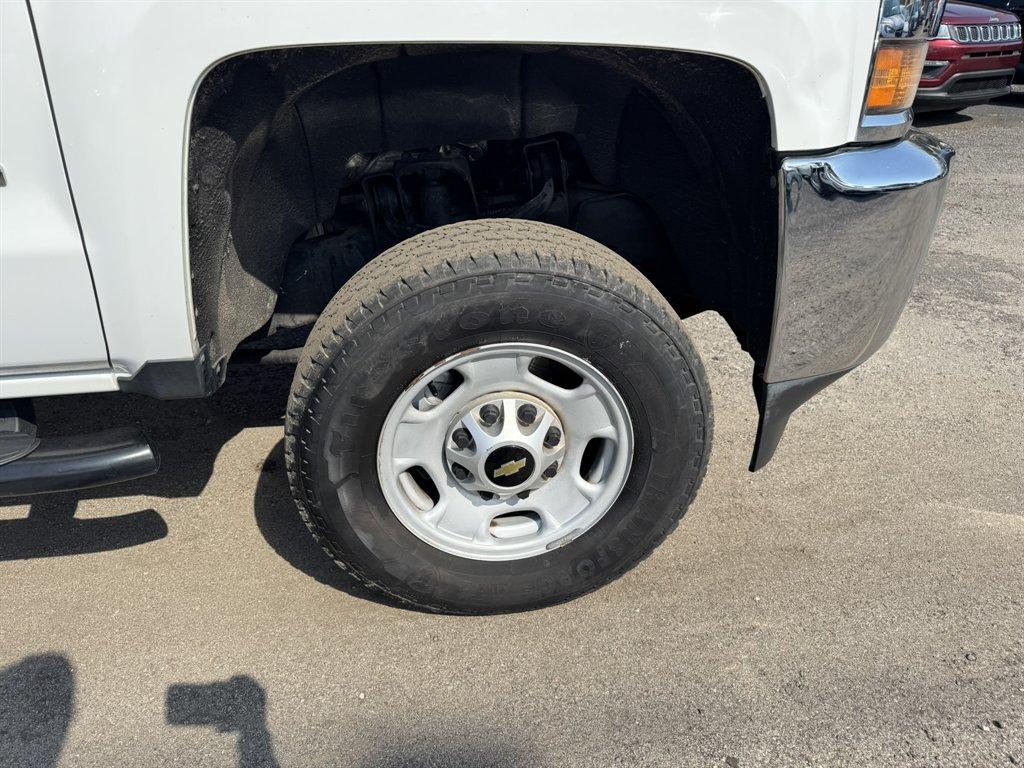 2016 White /Grey Chevrolet Silverado 2500 (1GC2KUEG7GZ) with an 6.0l V8 SFI OHV VVT Flex engine, Automatic transmission, located at 745 East Steele Rd., West Columbia, SC, 29170, (803) 755-9148, 33.927212, -81.148483 - Photo#26