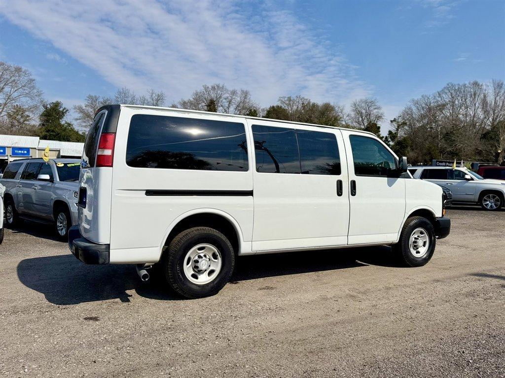 2016 White /Grey Chevrolet G2500 Vans (1GCWGAFG4G1) with an 6.0l V8 SFI OHV Flex 6.0l engine, Automatic transmission, located at 745 East Steele Rd., West Columbia, SC, 29170, (803) 755-9148, 33.927212, -81.148483 - Photo#3