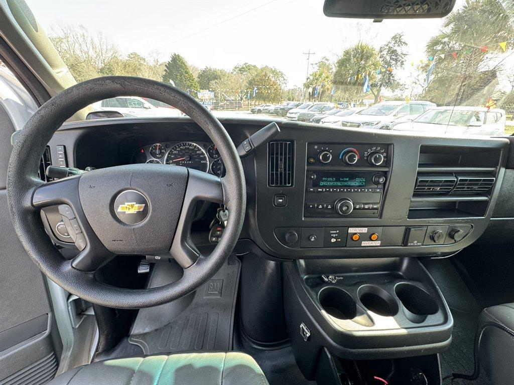2016 White /Grey Chevrolet G2500 Vans (1GCWGAFG4G1) with an 6.0l V8 SFI OHV Flex 6.0l engine, Automatic transmission, located at 745 East Steele Rd., West Columbia, SC, 29170, (803) 755-9148, 33.927212, -81.148483 - Photo#7