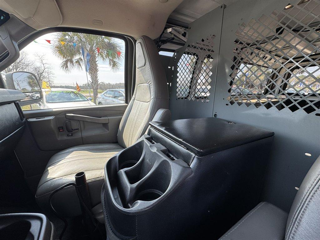 2016 White /Grey Chevrolet G2500 Vans (1GCWGAFG4G1) with an 6.0l V8 SFI OHV Flex 6.0l engine, Automatic transmission, located at 745 East Steele Rd., West Columbia, SC, 29170, (803) 755-9148, 33.927212, -81.148483 - Photo#13