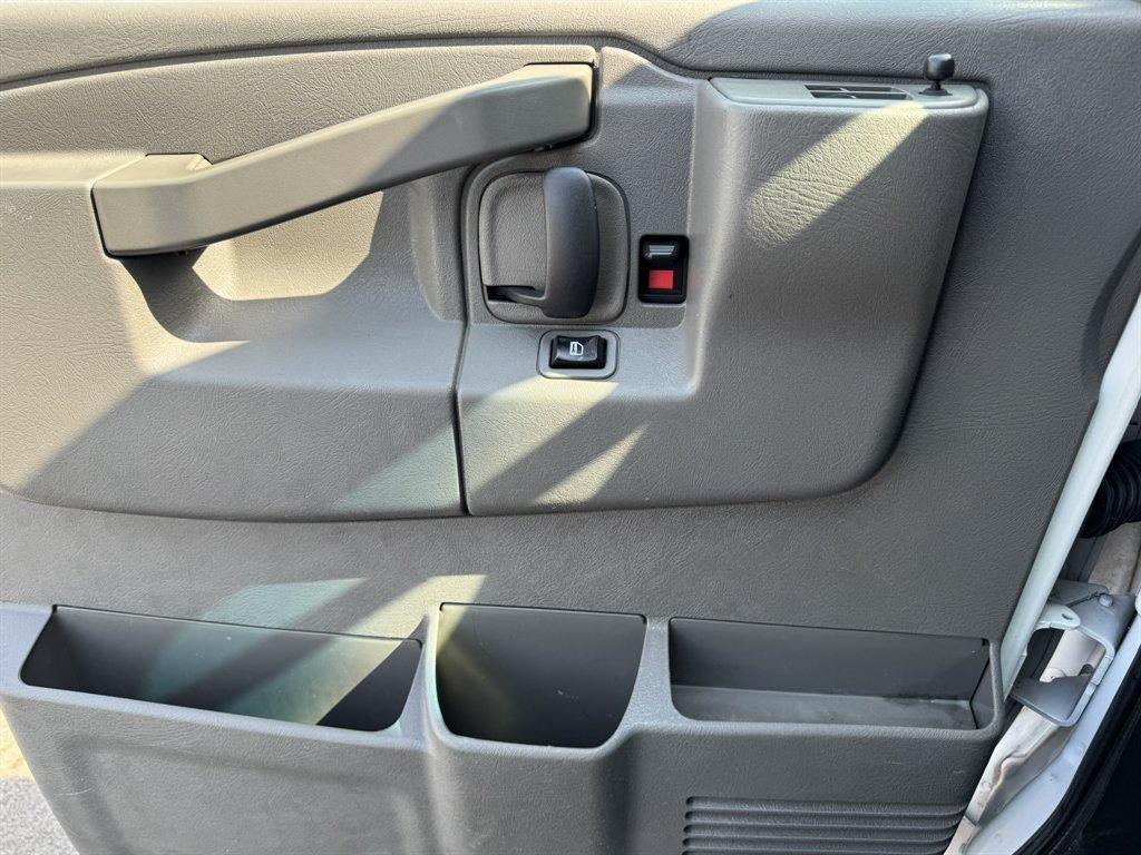 2016 White /Grey Chevrolet G2500 Vans (1GCWGAFG4G1) with an 6.0l V8 SFI OHV Flex 6.0l engine, Automatic transmission, located at 745 East Steele Rd., West Columbia, SC, 29170, (803) 755-9148, 33.927212, -81.148483 - Photo#15