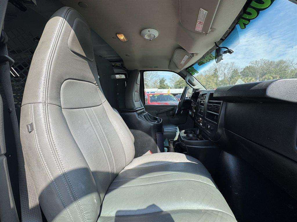 2016 White /Grey Chevrolet G2500 Vans (1GCWGAFG4G1) with an 6.0l V8 SFI OHV Flex 6.0l engine, Automatic transmission, located at 745 East Steele Rd., West Columbia, SC, 29170, (803) 755-9148, 33.927212, -81.148483 - Photo#19