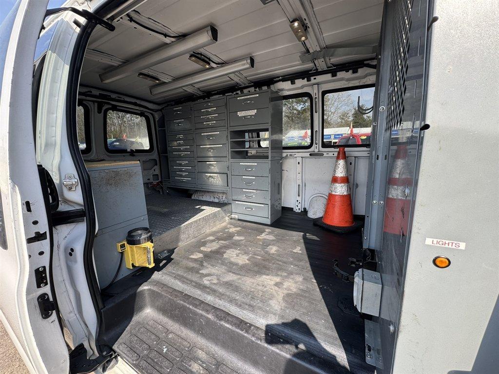 2016 White /Grey Chevrolet G2500 Vans (1GCWGAFG4G1) with an 6.0l V8 SFI OHV Flex 6.0l engine, Automatic transmission, located at 745 East Steele Rd., West Columbia, SC, 29170, (803) 755-9148, 33.927212, -81.148483 - Photo#21