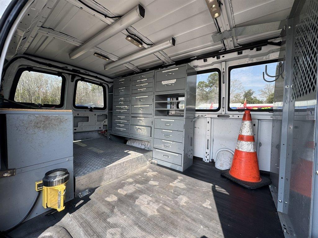 2016 White /Grey Chevrolet G2500 Vans (1GCWGAFG4G1) with an 6.0l V8 SFI OHV Flex 6.0l engine, Automatic transmission, located at 745 East Steele Rd., West Columbia, SC, 29170, (803) 755-9148, 33.927212, -81.148483 - Photo#22